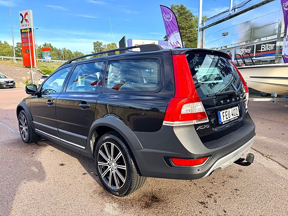 Volvo XC70 2 of 30