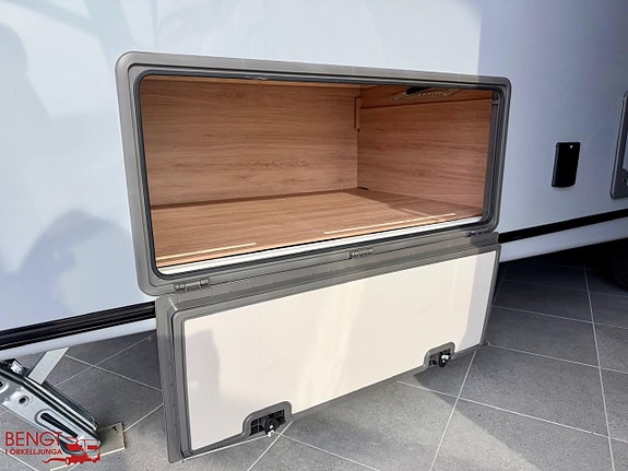 Knaus SÜDWIND BLACK SELECTION 540 UE 8 of 21