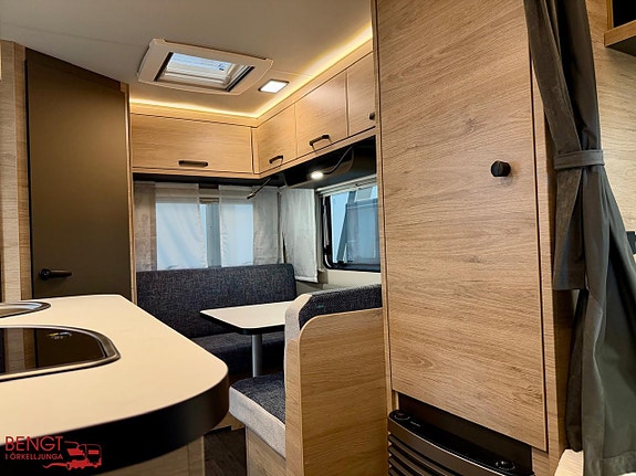 Weinsberg CaraOne 390 QD 13 of 21