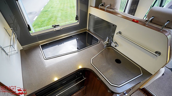 Adria Coral 670 SLT Supreme | Låga långbäddar | ALDE 10 of 21
