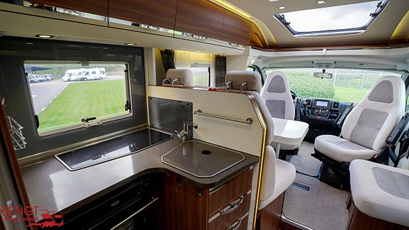 Adria Coral 670 SLT Supreme | Låga långbäddar | ALDE 15 of 21