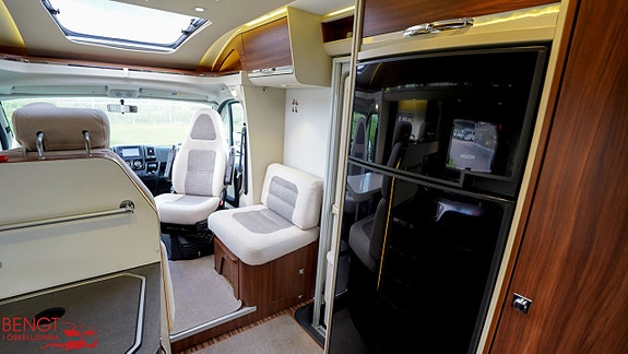 Adria Coral 670 SLT Supreme | Låga långbäddar | ALDE 16 of 21