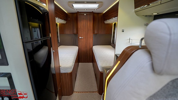 Adria Coral 670 SLT Supreme | Låga långbäddar | ALDE 12 of 21