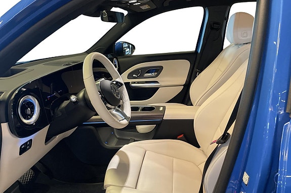 Mercedes-Benz GLB350 11 of 15