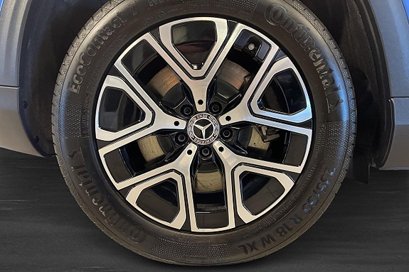 Mercedes-Benz GLB350 5 of 15