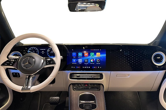 Mercedes-Benz GLB350 8 of 15