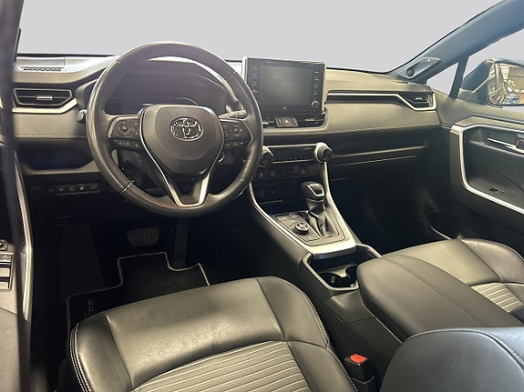 Toyota RAV4 7 of 14