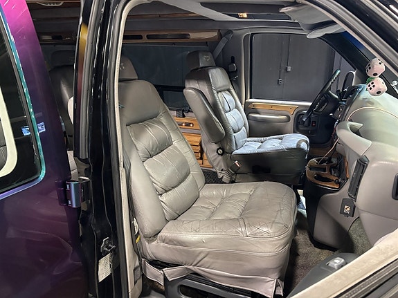 Chevrolet Express 5 of 22