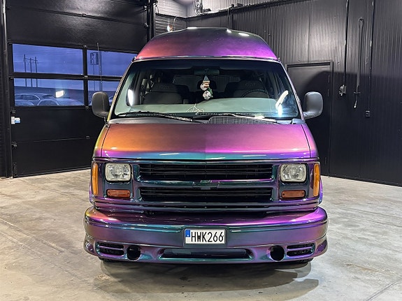 Chevrolet Express 2 of 22