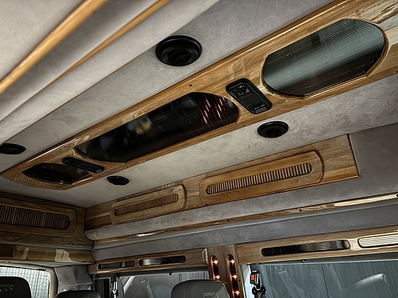 Chevrolet Express 7 of 22