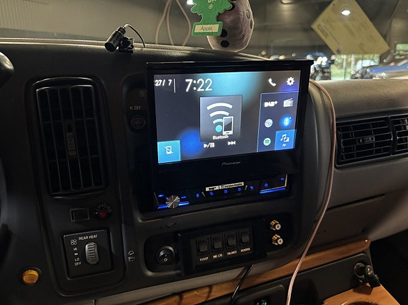 Chevrolet Express 20 of 22