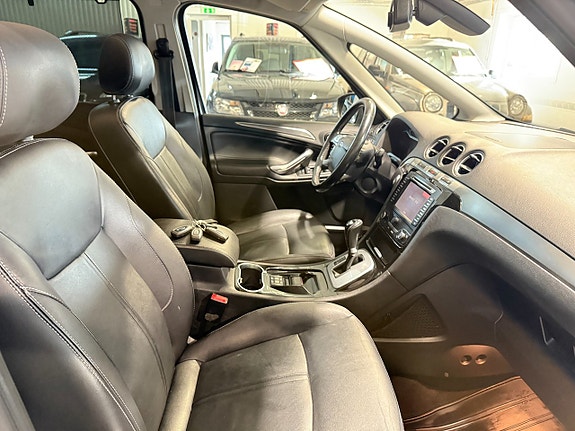 Ford S-MAX 10 of 16