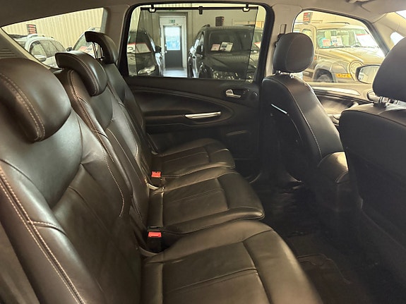 Ford S-MAX 11 of 16