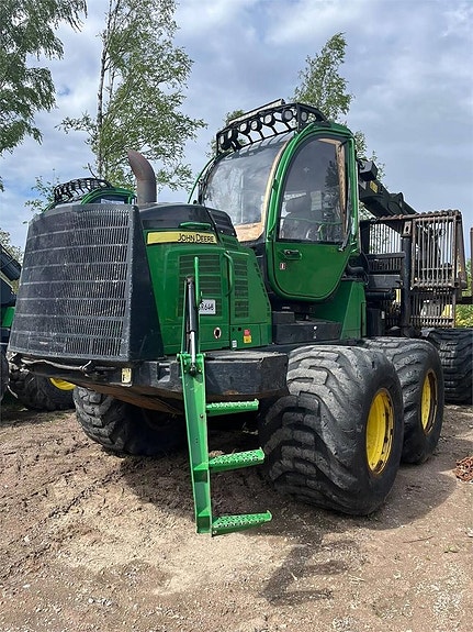 John Deere 1510E 2 of 16