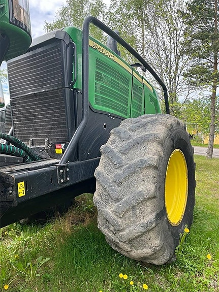 John Deere 1470G 5 of 12