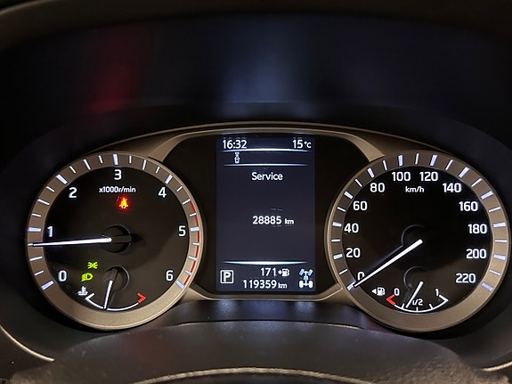 Nissan Navara 10 of 28