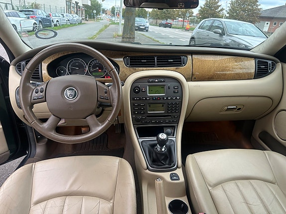Jaguar X-TYPE 11 of 11