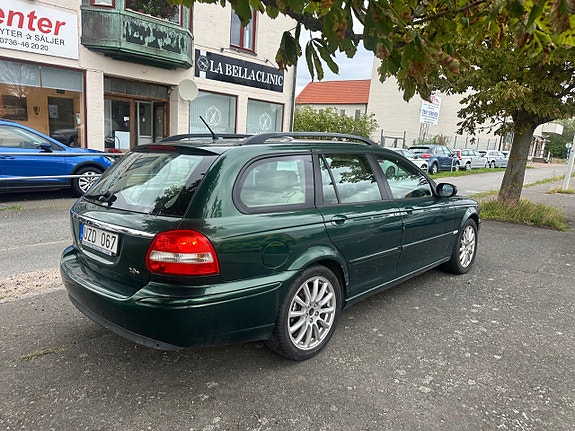 Jaguar X-TYPE 3 of 11