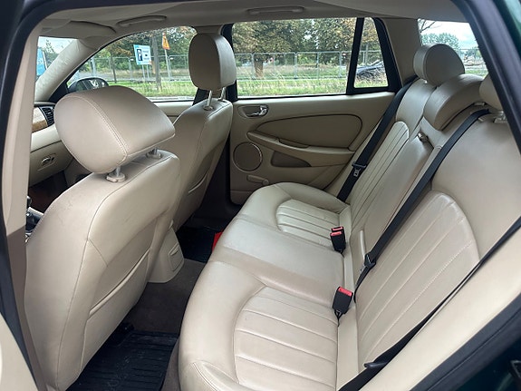 Jaguar X-TYPE 10 of 11