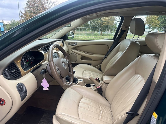Jaguar X-TYPE 8 of 11