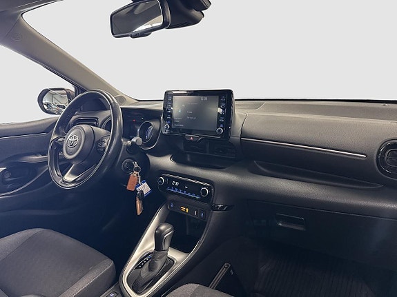 Toyota Yaris 7 of 13
