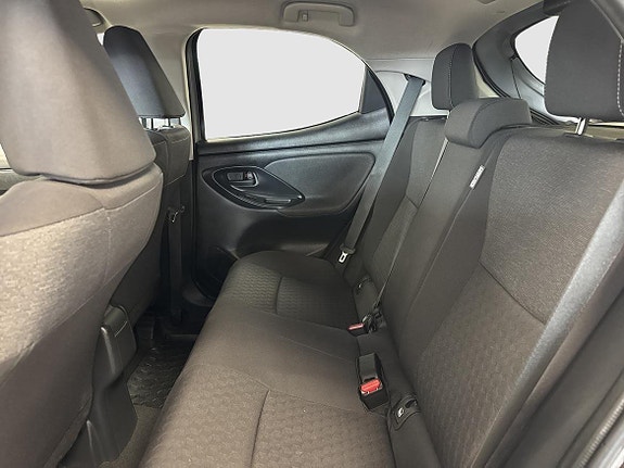 Toyota Yaris 9 of 13
