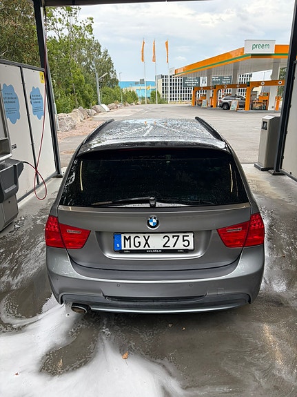 BMW 320d 4 of 7