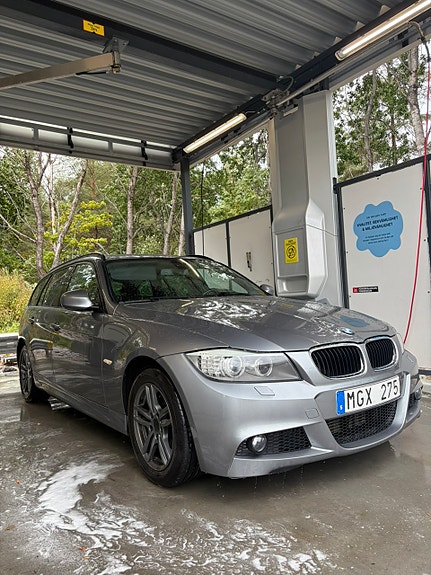BMW 320d 2 of 7