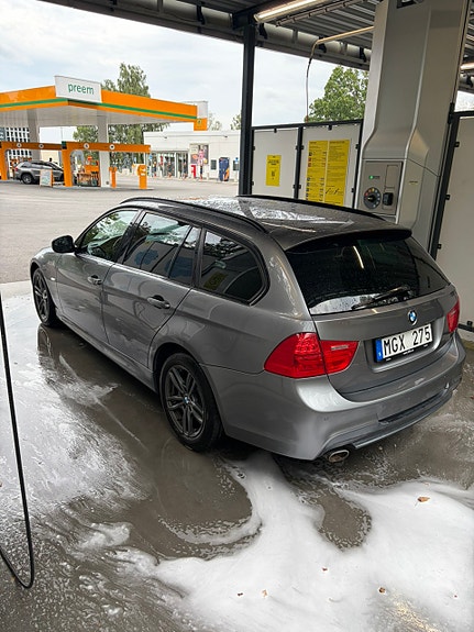 BMW 320d 5 of 7