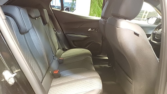 Peugeot 2008 8 of 12
