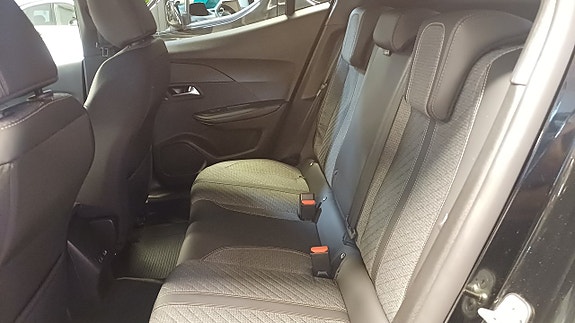 Peugeot 2008 6 of 12