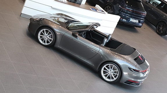 Porsche 911 Carrera 5 of 11