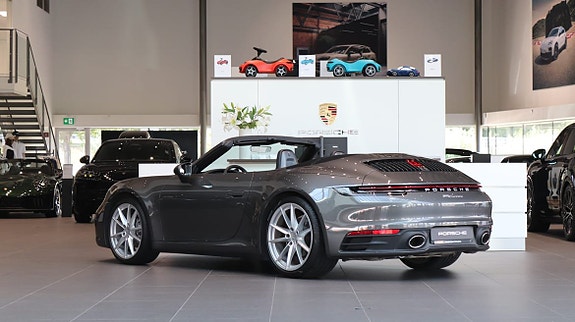 Porsche 911 Carrera 2 of 11