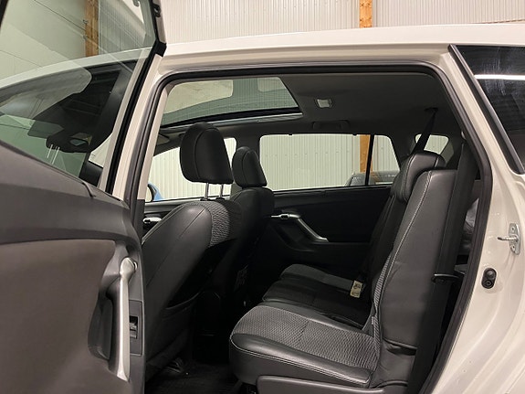 Toyota Verso 12 of 17