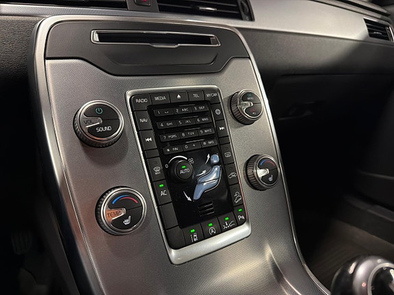 Volvo XC70 16 of 25
