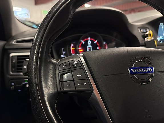 Volvo XC70 18 of 25