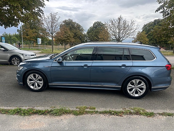 Volkswagen Passat 4 of 17