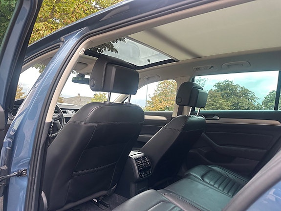 Volkswagen Passat 9 of 17