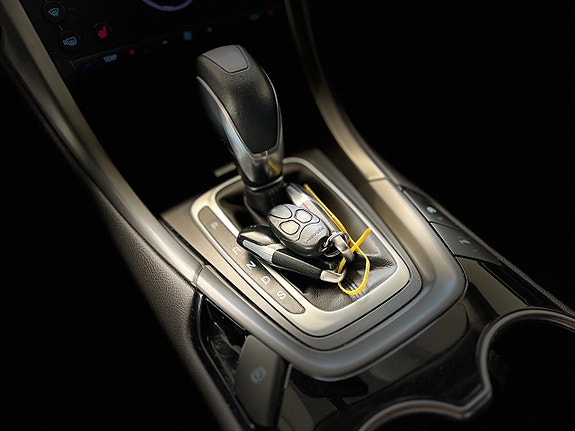 Ford Mondeo 24 of 27