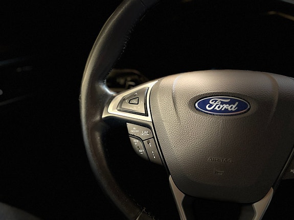 Ford Mondeo 17 of 27