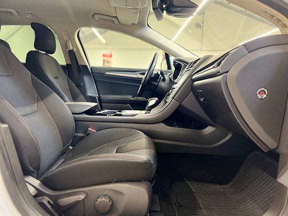 Ford Mondeo 26 of 27