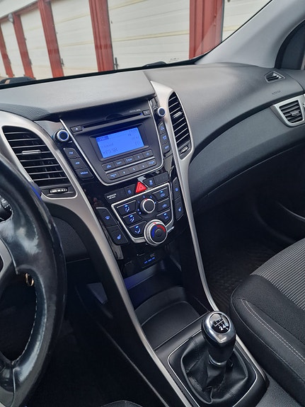 Hyundai i30 7 of 9