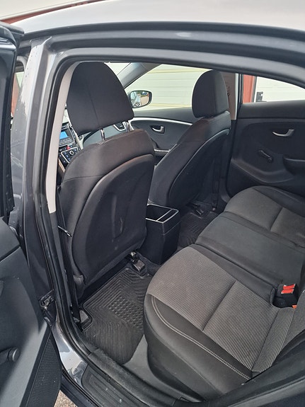 Hyundai i30 8 of 9