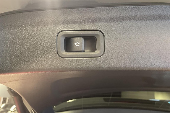 Mercedes-Benz GLE53 21 of 21