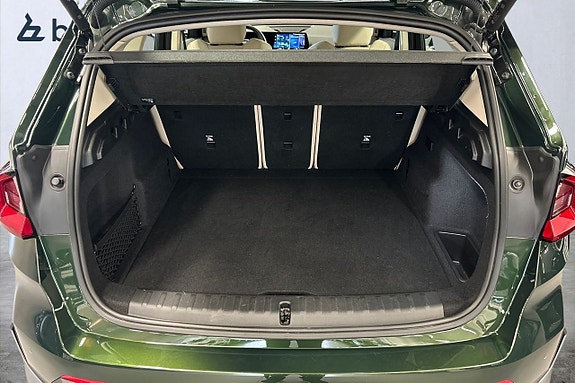 BMW iX1 10 of 18