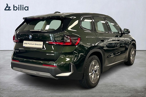 BMW iX1 16 of 18