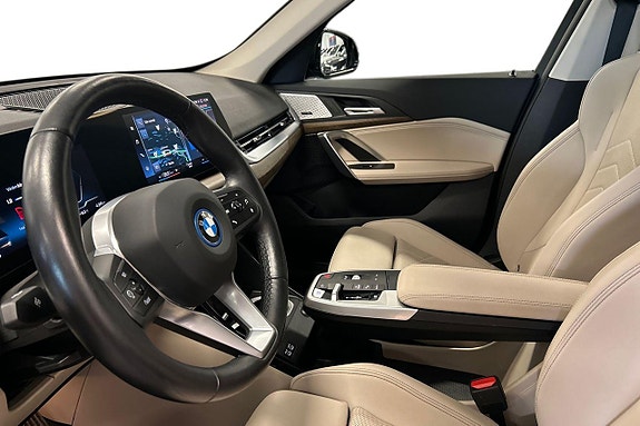 BMW iX1 12 of 18