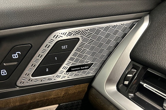 BMW iX1 18 of 18