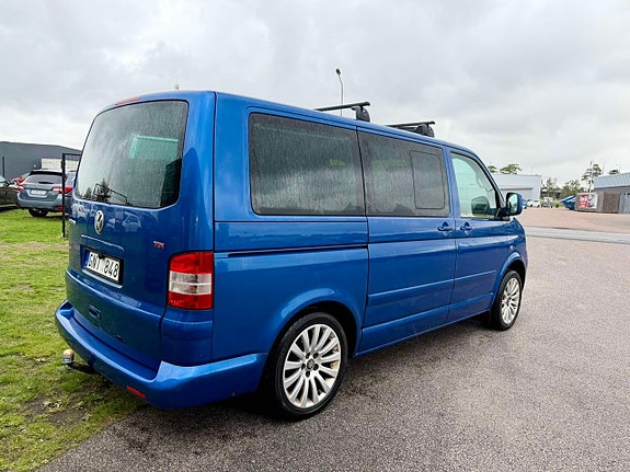 Volkswagen Multivan 5 of 16