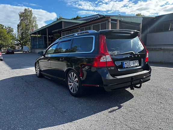 Volvo V70 3 of 16